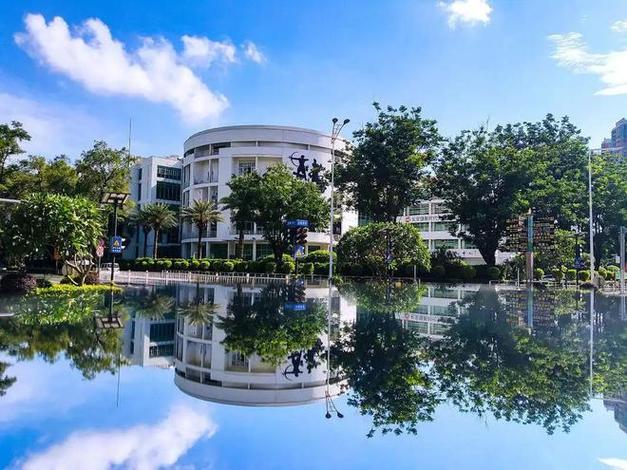 澳门科技大学读研和1.3万买2千平小院与3万一套小院出售